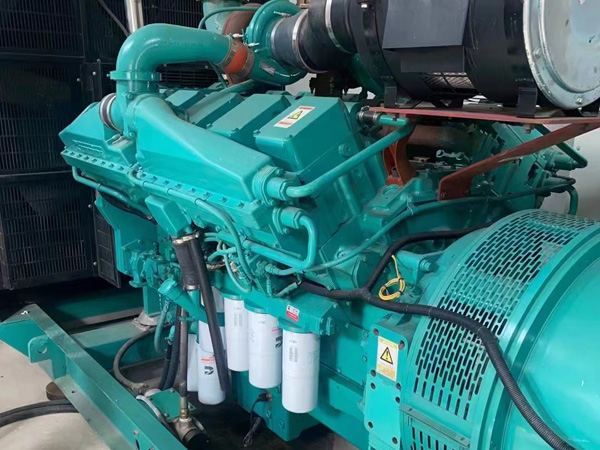 青海更换100kW柴油发电机组机油时，需要注意哪些事项？